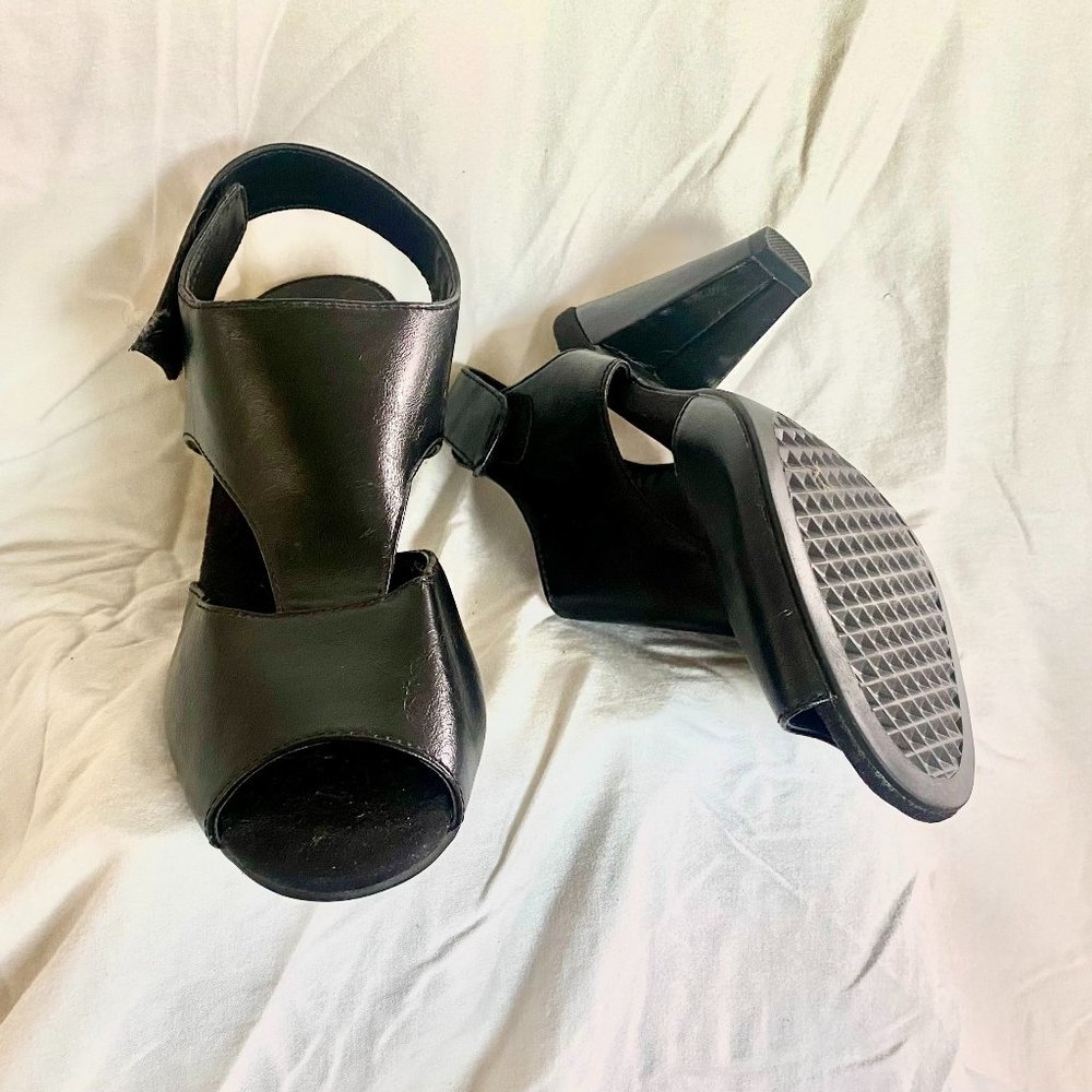 Aerosoles black sling black shoes